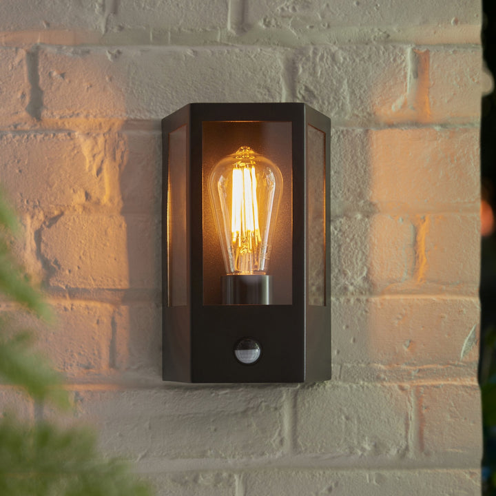 Endon 120552 Huntington Outdoor Pir Wall Light Matt Black & Clear Glass