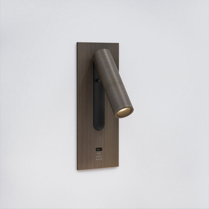 Astro 1215143 Fuse 3 USB C LED Reading Light Bronze