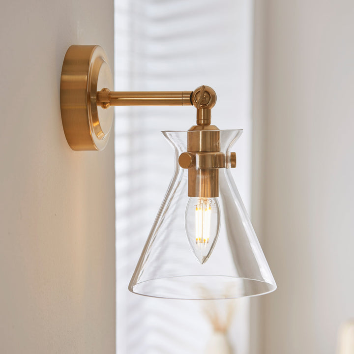 112861 Harlow Wall Light Brass