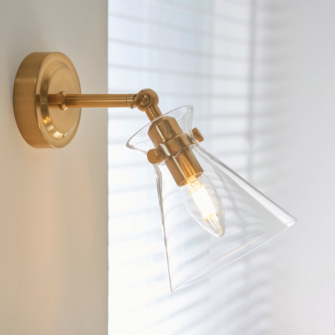 112861 Harlow Wall Light Brass
