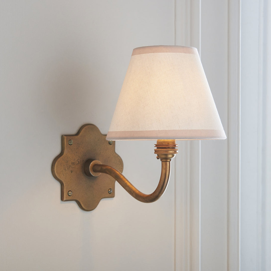 113759 Anvil Curve &amp; Ivy 16cm Wall Light Brass White