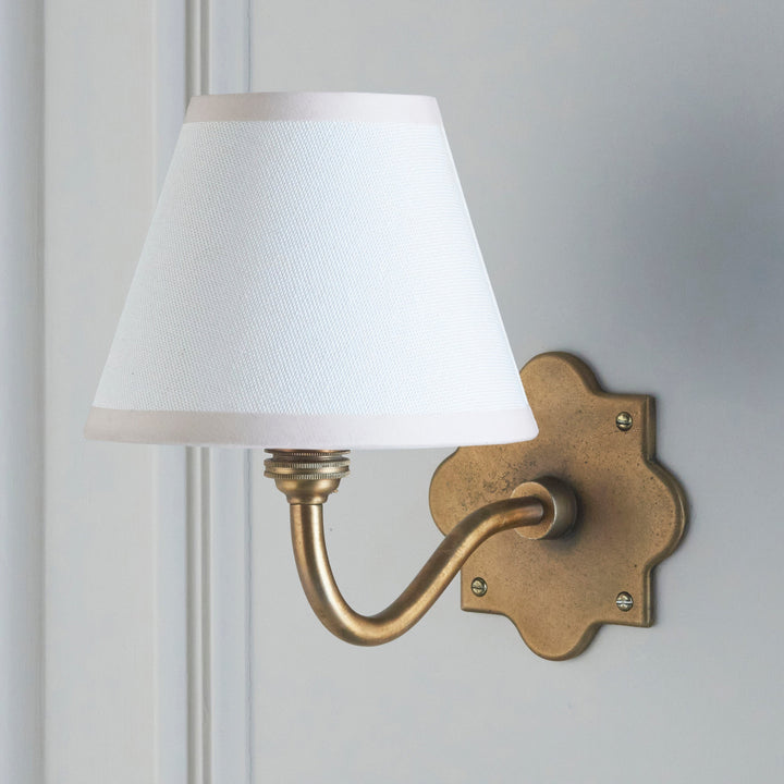 113759 Anvil Curve &amp; Ivy 16cm Wall Light Brass White