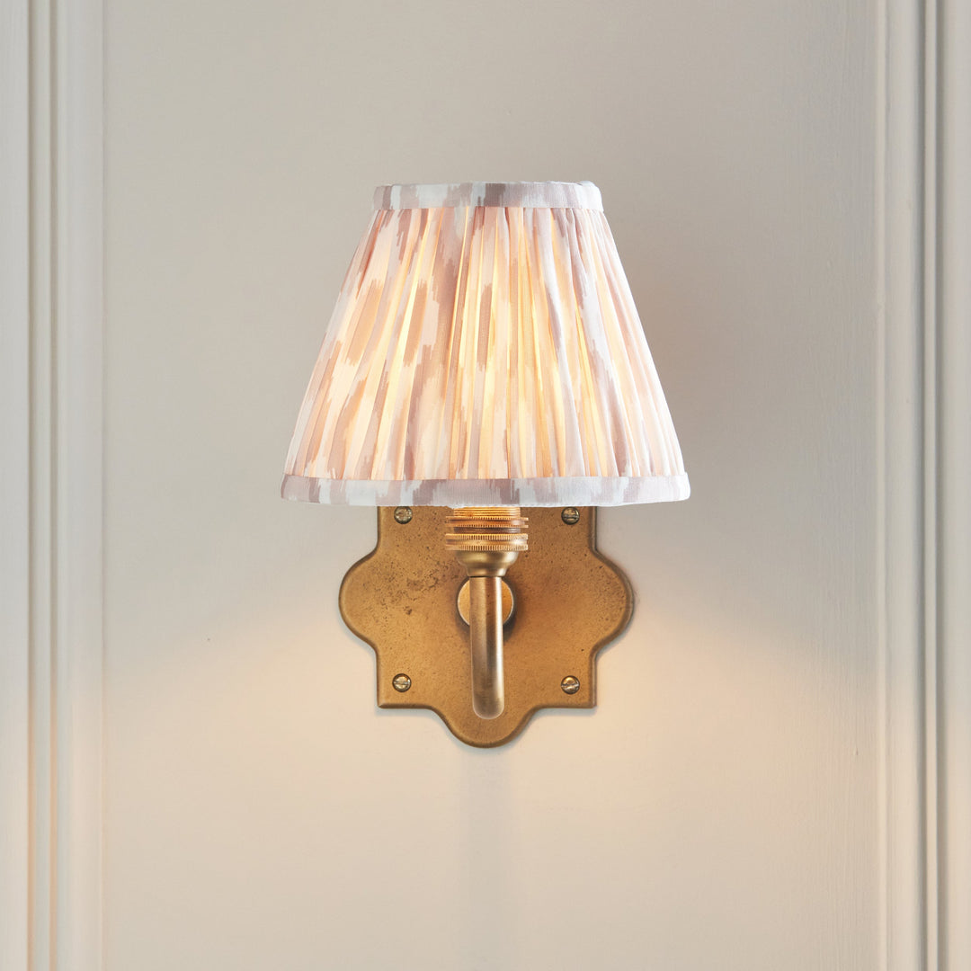 113763 Anvil Curve &amp; Ikat 16cm Wall Light Brass