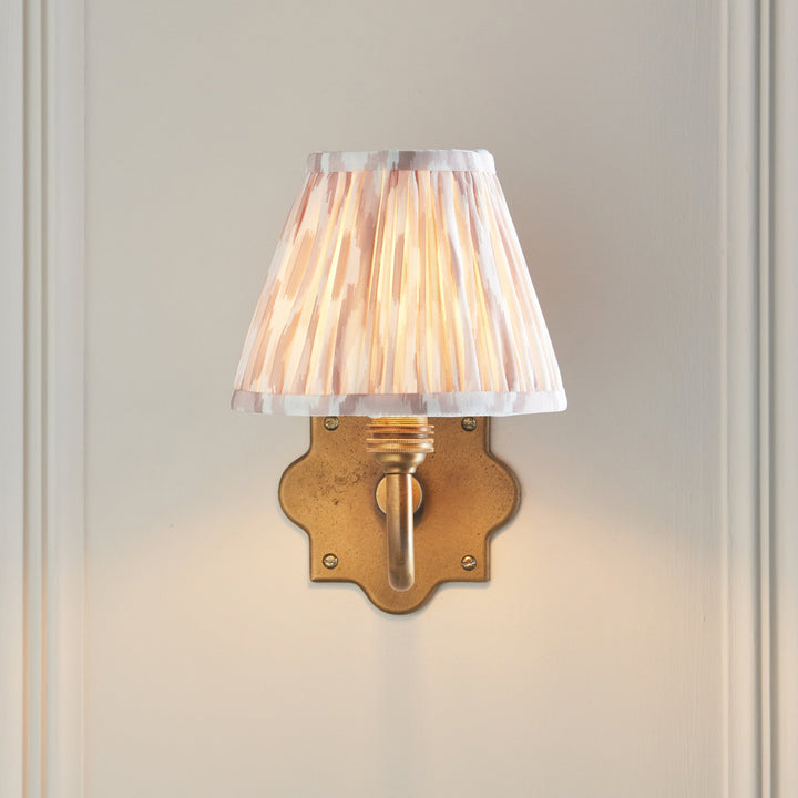 113763 Anvil Curve &amp; Ikat 16cm Wall Light Brass