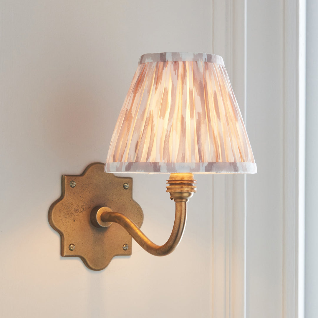 113763 Anvil Curve &amp; Ikat 16cm Wall Light Brass