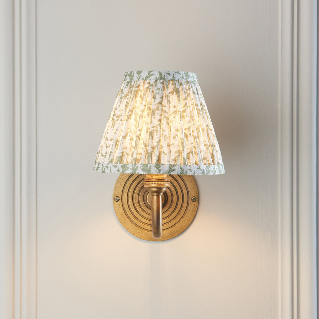 114090 Ripple Curve &amp; Leaf 16cm Wall Light Brass Green