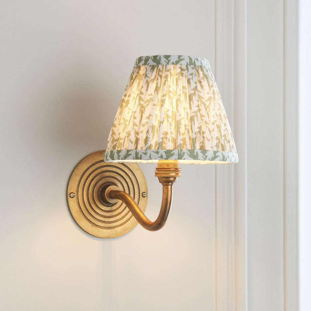114090 Ripple Curve &amp; Leaf 16cm Wall Light Brass Green