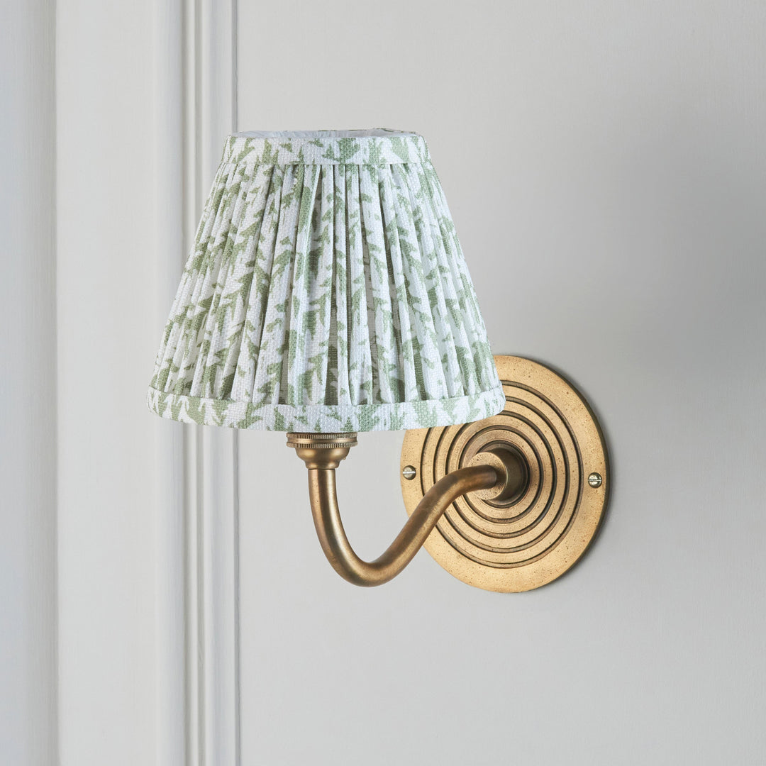 114090 Ripple Curve &amp; Leaf 16cm Wall Light Brass Green