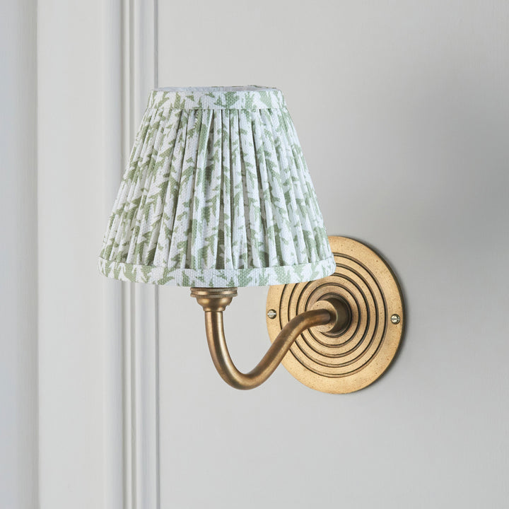114090 Ripple Curve &amp; Leaf 16cm Wall Light Brass Green