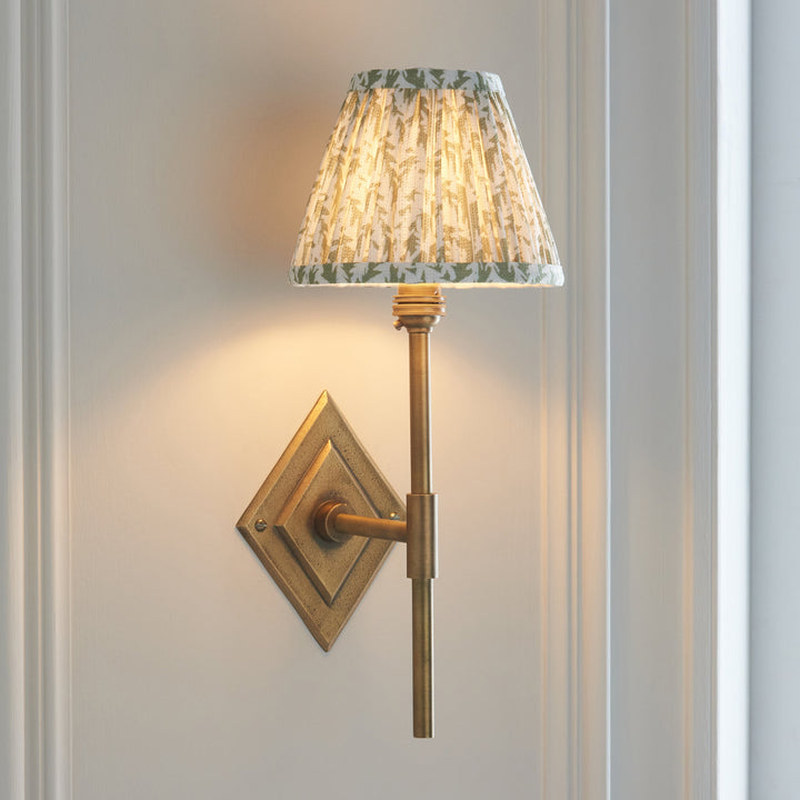 114133 Diamond Tall &amp; Leaf 16cm Wall Light Brass Green