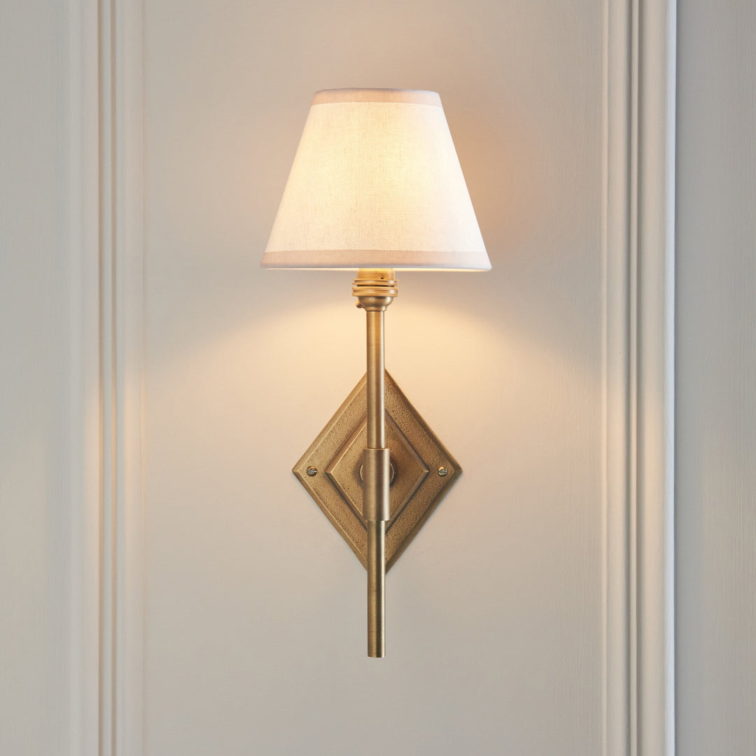 114144 Diamond Tall &amp; Ivy 16cm Wall Light Brass White