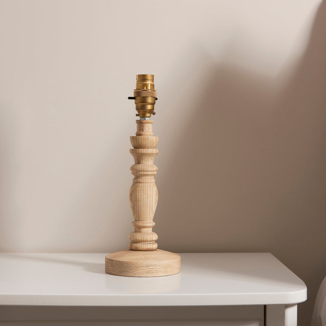 114285 Bibury &amp; Leaf 20cm Table Lamp Wood Green
