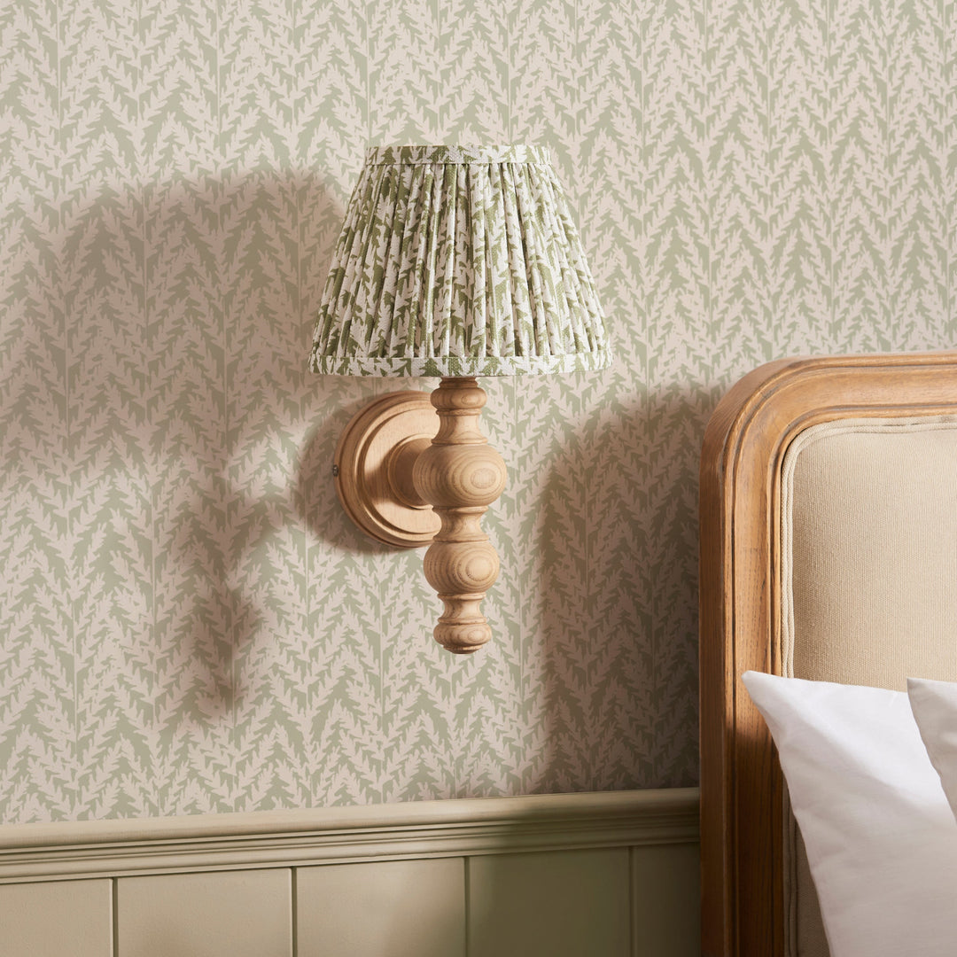 114322 Bibury &amp; Leaf 20cm Wall Light Wood Green