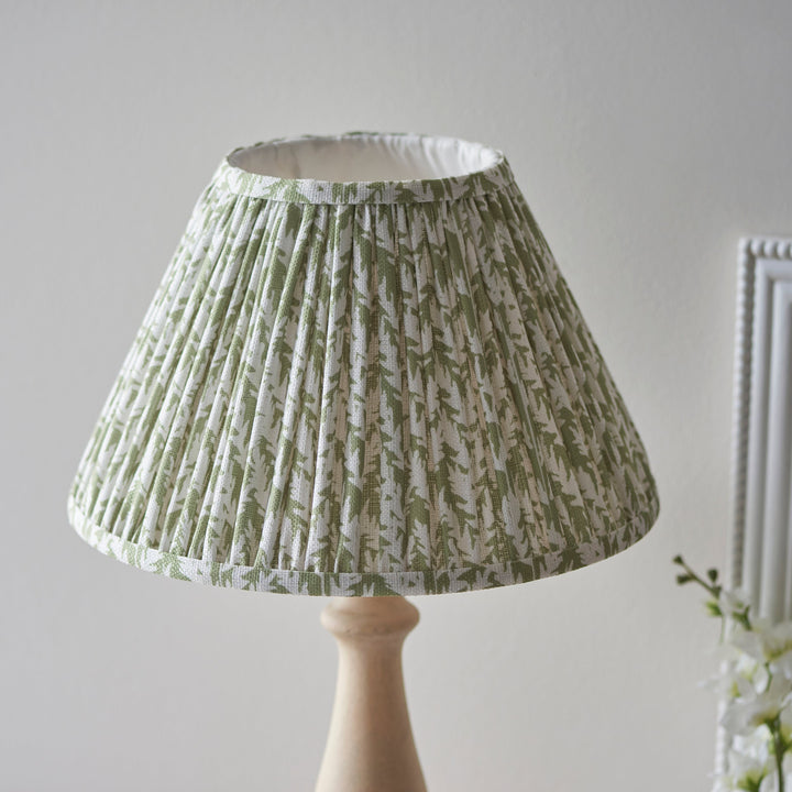 114748 Hidcote &amp; Leaf 30cm Table Lamp Wood Green