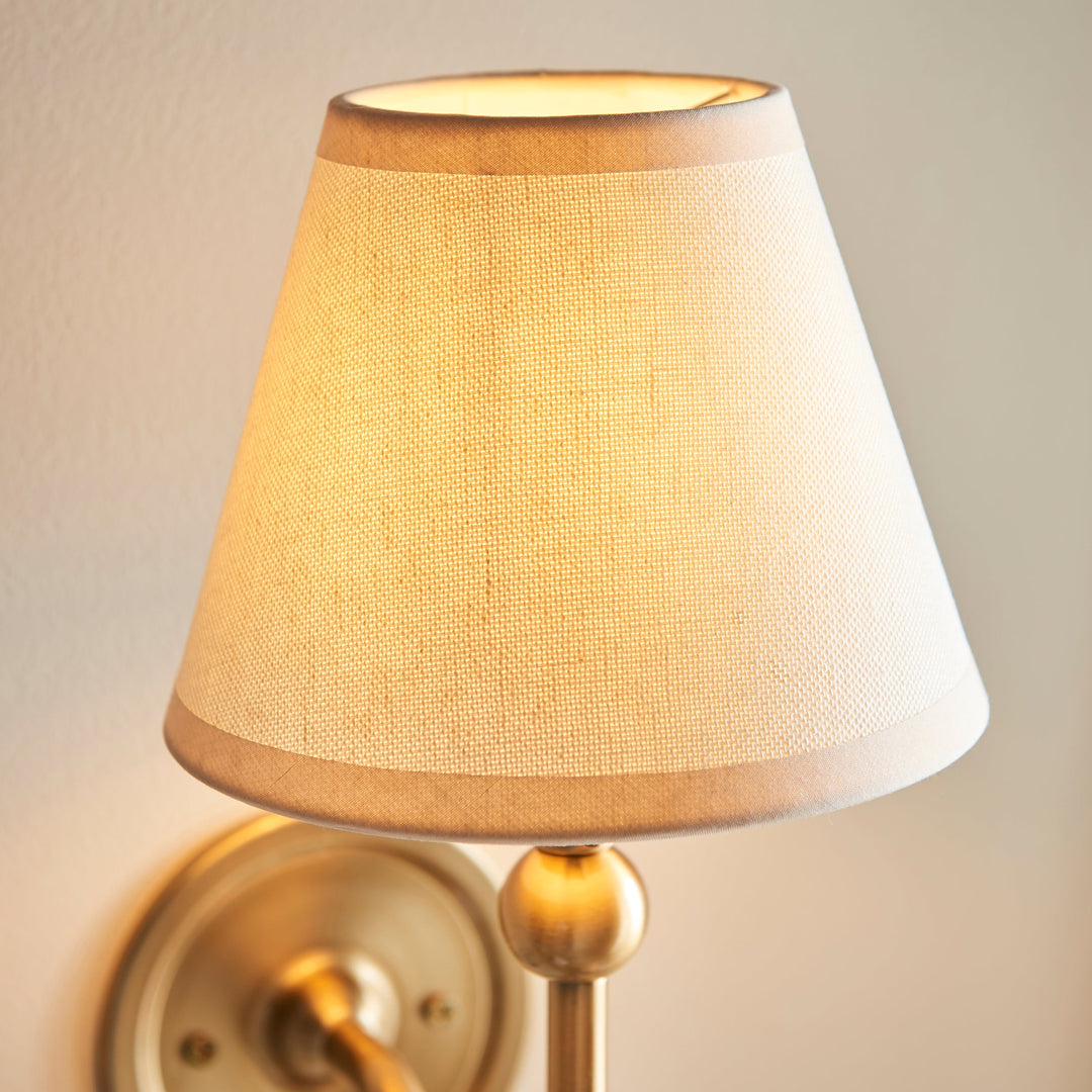 115040 Santiago &amp; Ivy 16cm Wall Light Brass White