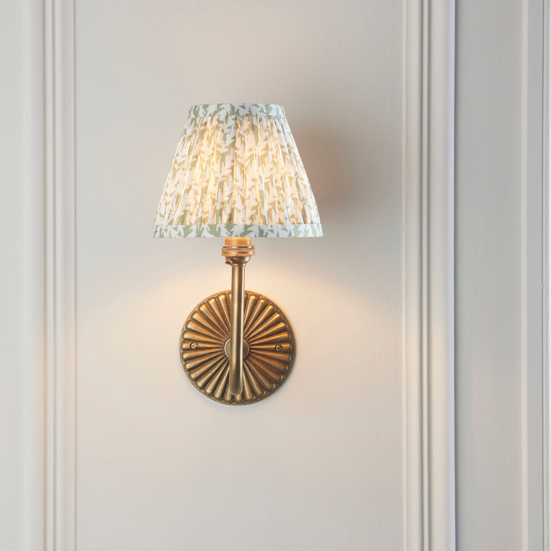 115287 Dahlia Swan &amp; Leaf 16cm Wall Light Brass Green
