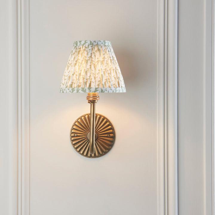 115287 Dahlia Swan &amp; Leaf 16cm Wall Light Brass Green