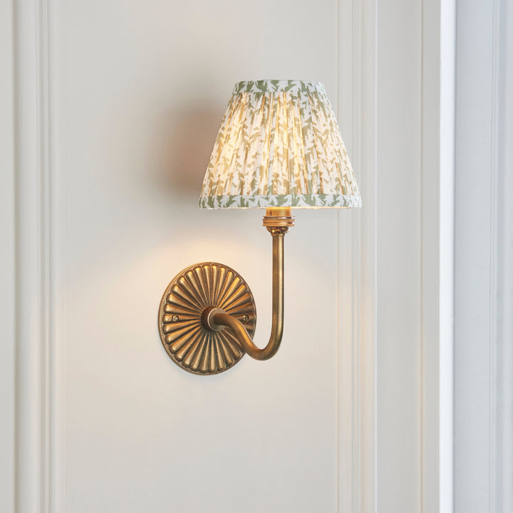 115287 Dahlia Swan &amp; Leaf 16cm Wall Light Brass Green