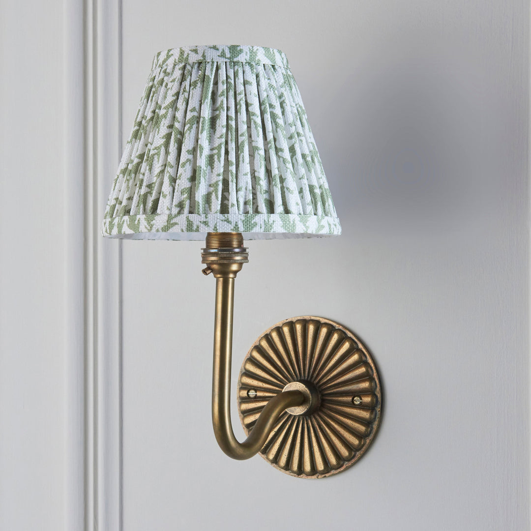 115287 Dahlia Swan &amp; Leaf 16cm Wall Light Brass Green