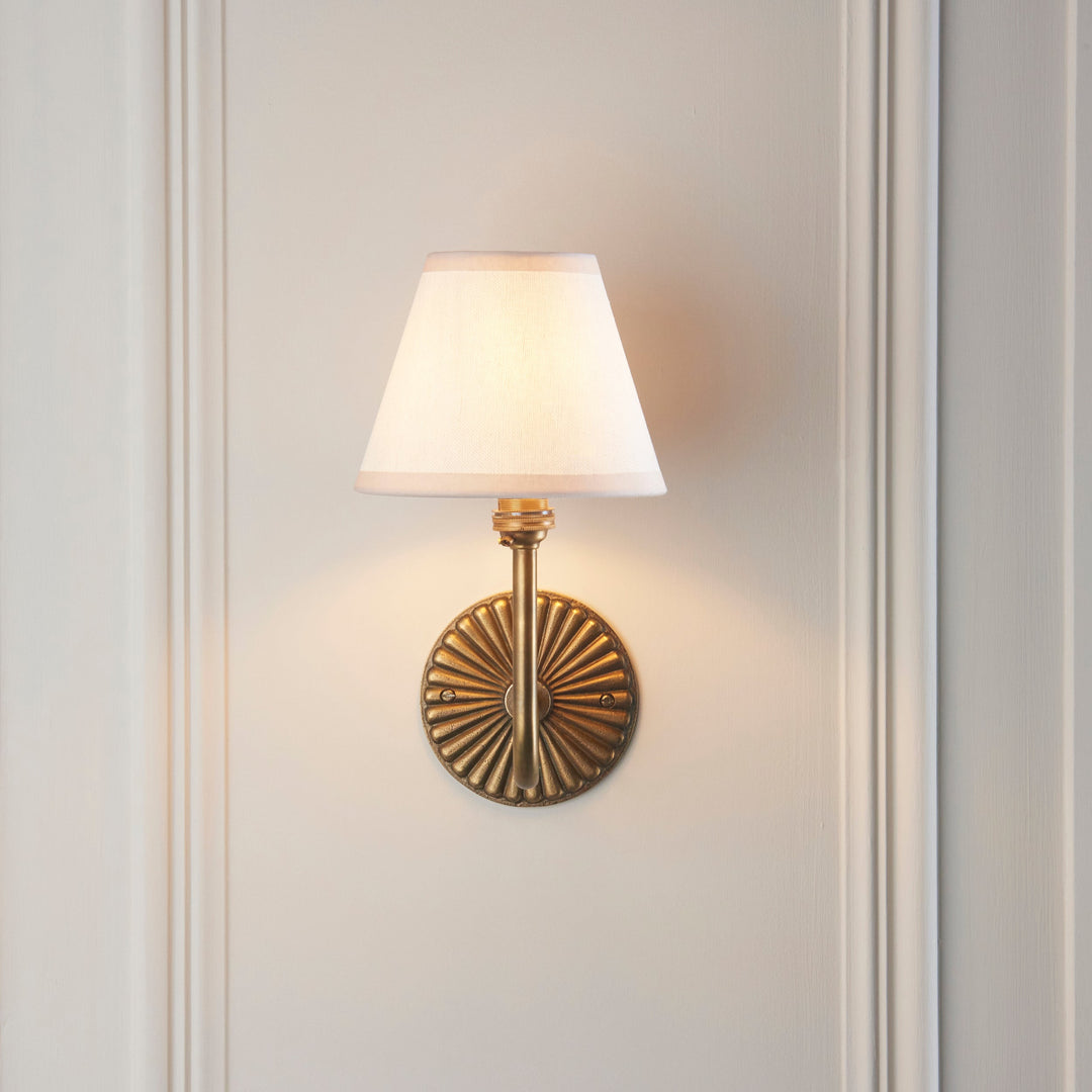 115297 Dahlia Swan &amp; Ivy 16cm Wall Light Brass White