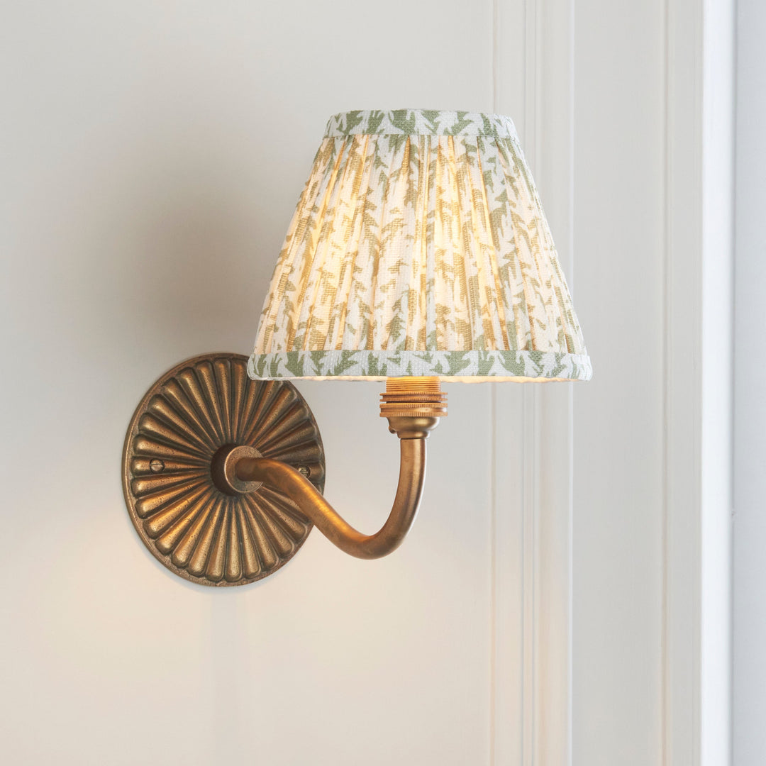 115303 Dahlia Curve &amp; Leaf 16cm Wall Light Brass Green