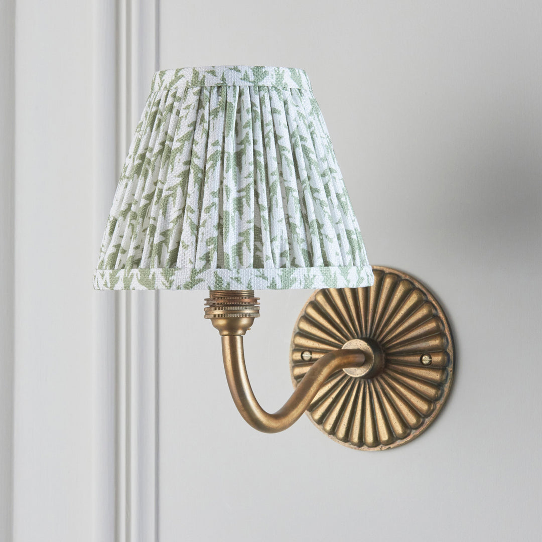 115303 Dahlia Curve &amp; Leaf 16cm Wall Light Brass Green