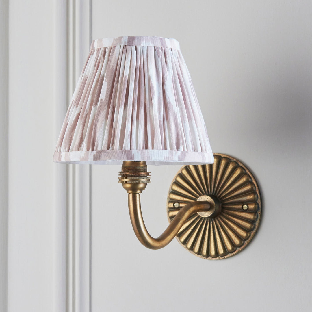115314 Dahlia Curve &amp; Ikat 16cm Wall Light Brass