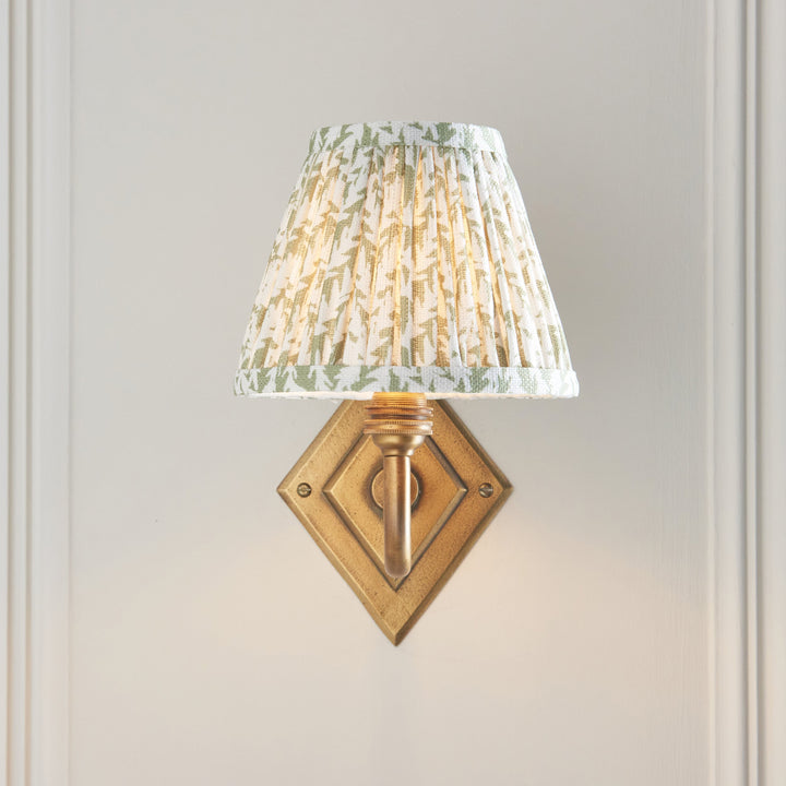 115395 Diamond Curve &amp; Leaf 16cm Wall Light Brass Green