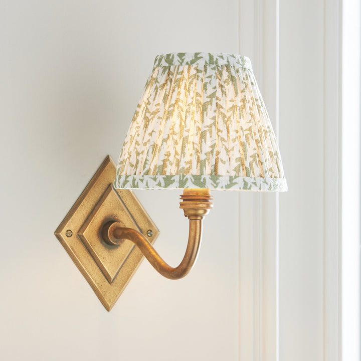 115395 Diamond Curve &amp; Leaf 16cm Wall Light Brass Green