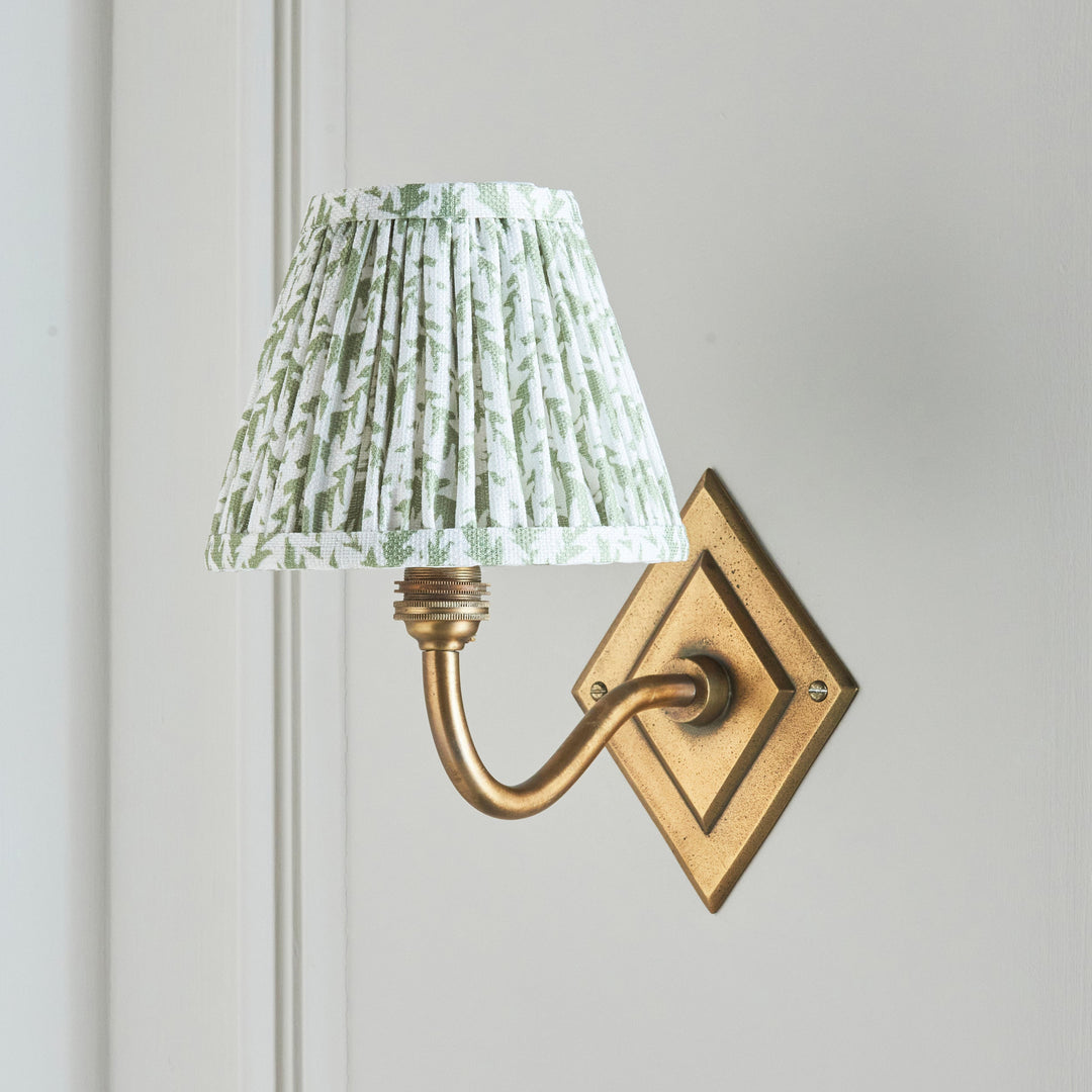 115395 Diamond Curve &amp; Leaf 16cm Wall Light Brass Green