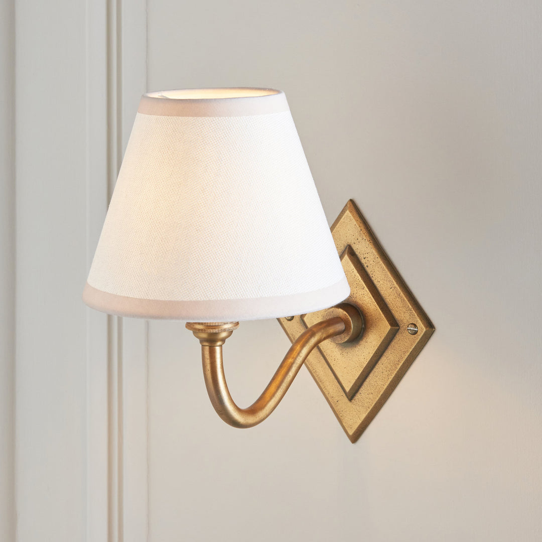 115405 Diamond Curve &amp; Ivy 16cm Wall Light Brass White