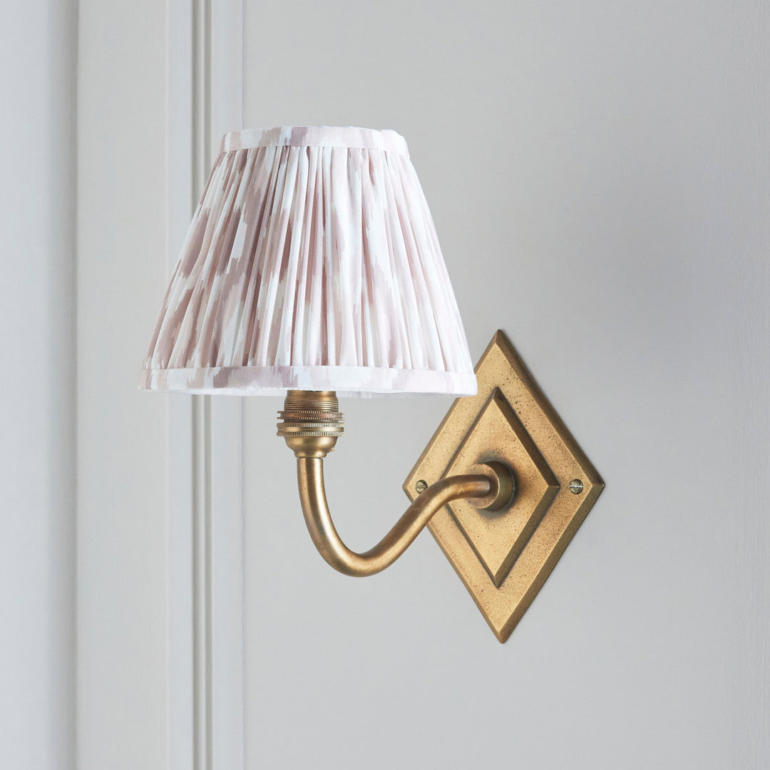 115406 Diamond Curve &amp; Ikat 16cm Wall Light Brass
