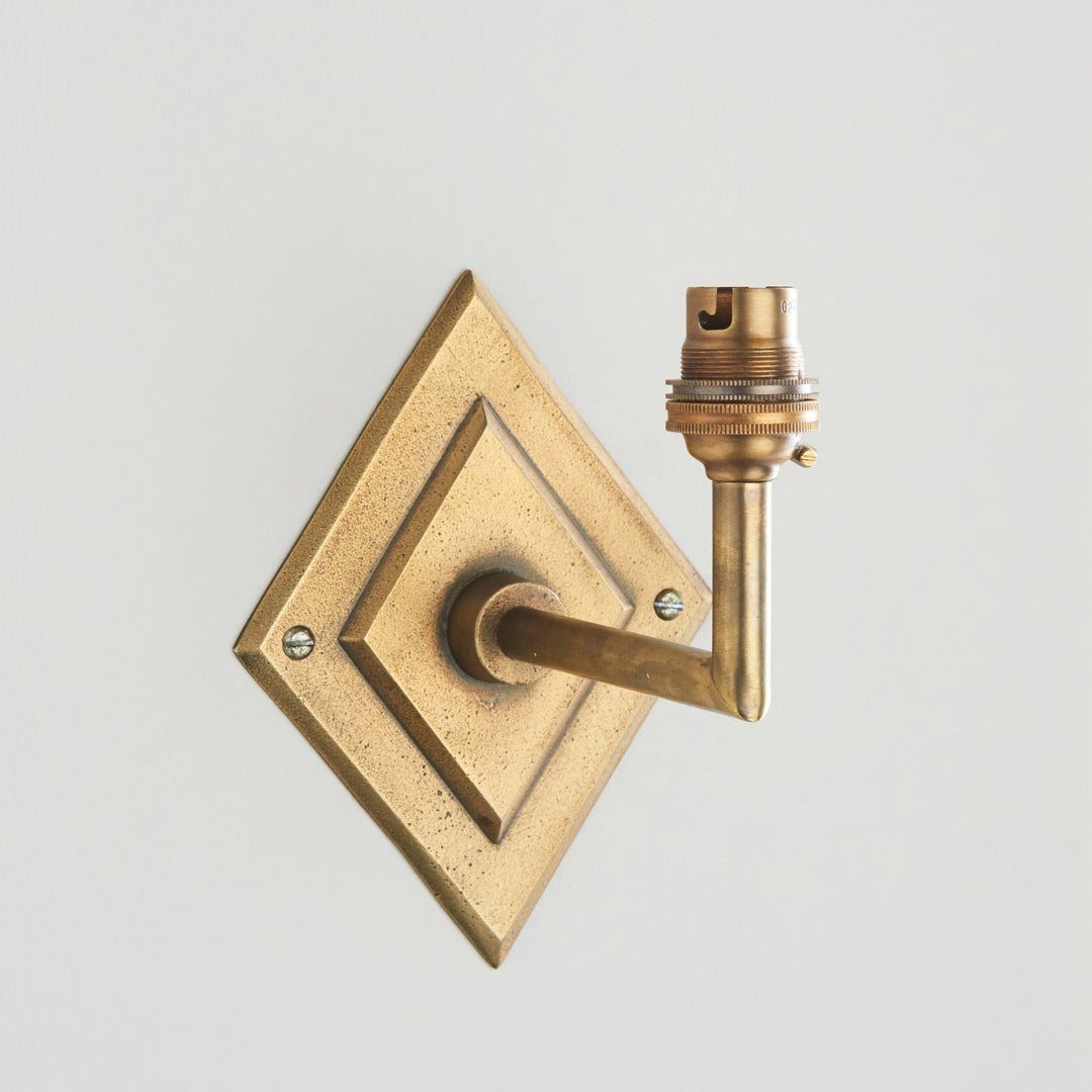 115416 Diamond Angle &amp; Zigzag 16cm Wall Light Brass Green