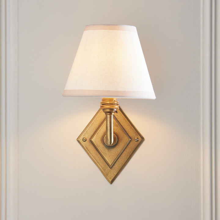 115421 Diamond Angle &amp; Ivy 16cm Wall Light Brass White