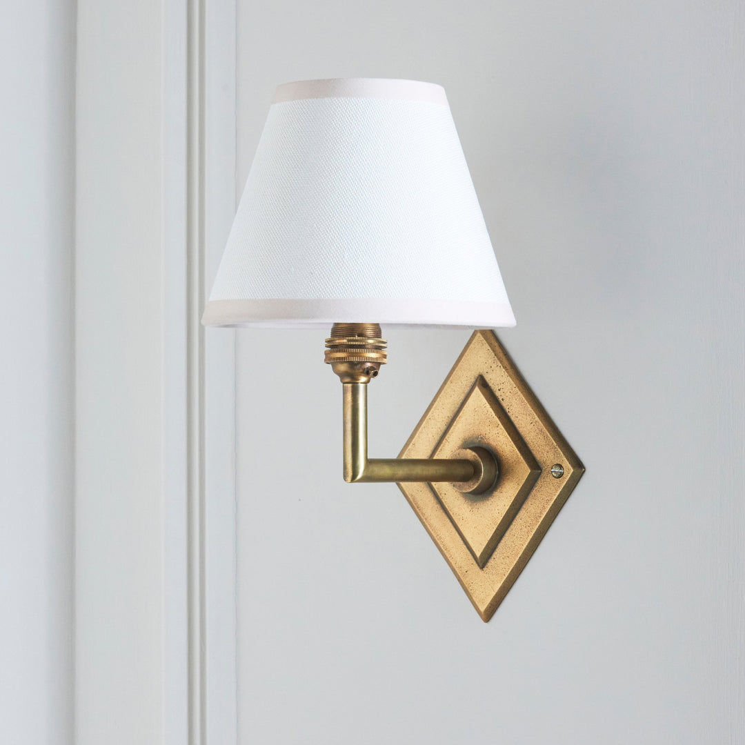 115421 Diamond Angle &amp; Ivy 16cm Wall Light Brass White
