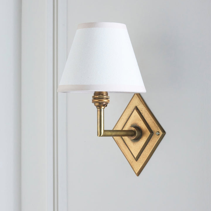 115421 Diamond Angle &amp; Ivy 16cm Wall Light Brass White