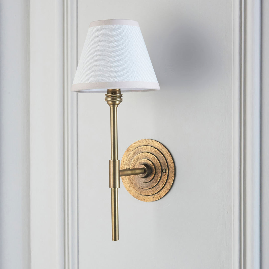 115437 Halo Tall &amp; Ivy 16cm Wall Light Brass White