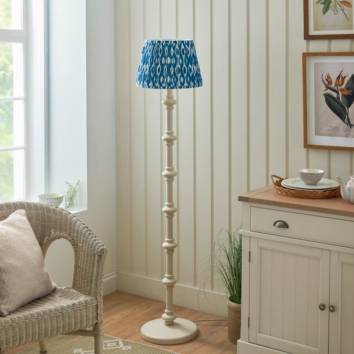 115485 Carnaby &amp; Ikat 35cm Floor Lamp White Blue