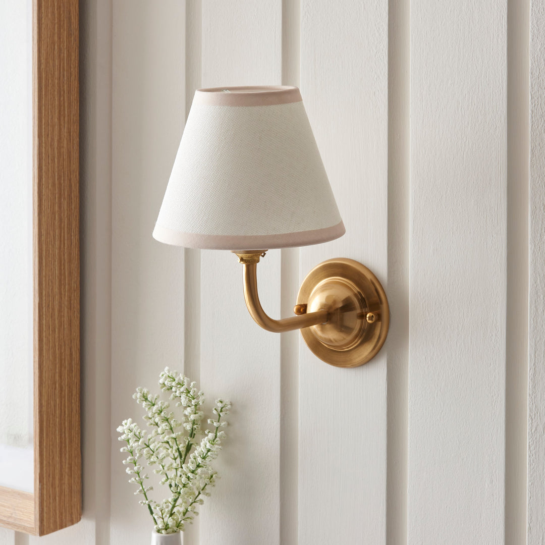 115600 Dome Arc &amp; Ivy 16cm Wall Light Brass White
