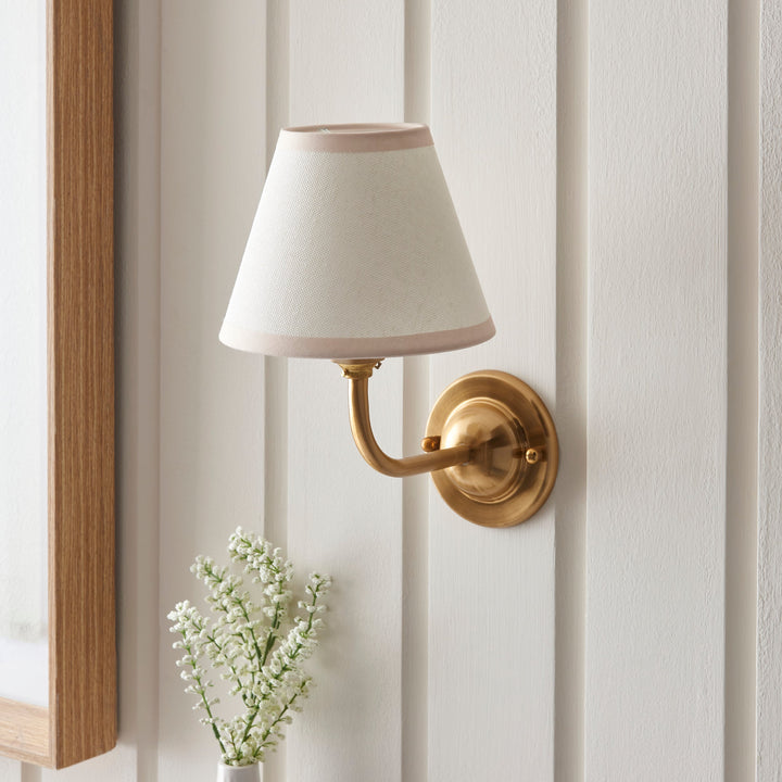 115600 Dome Arc &amp; Ivy 16cm Wall Light Brass White