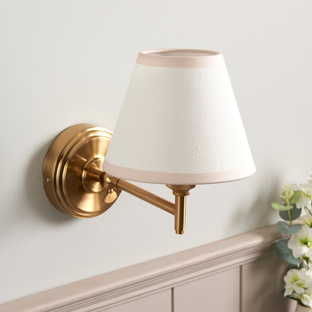 115803 Step Fold &amp; Ivy 16cm Wall Light Brass White