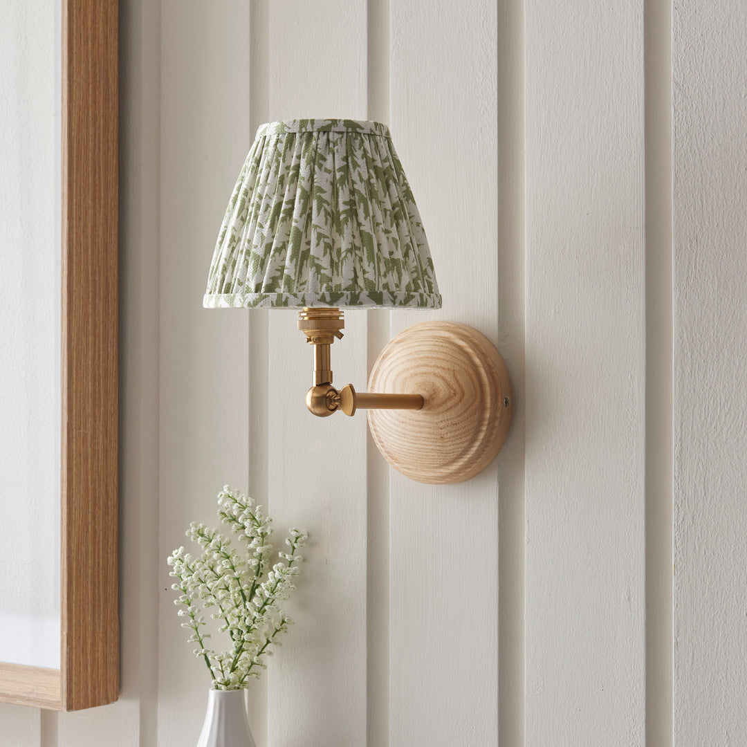 115841 Wood Wing &amp; Leaf 16cm Wall Light Wood Green