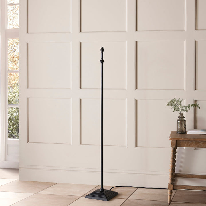 117997 Lille &amp; Ikat 40cm Floor Lamp Black