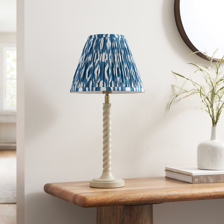 125413 Twist &amp; Ikat 25cm Table Lamp White Blue