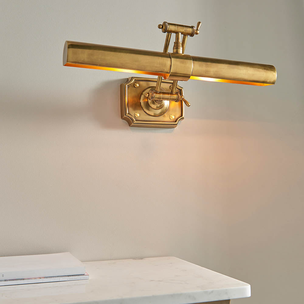 Interiors 1900 69833 Winchester 20" Picture Light Brass (S)