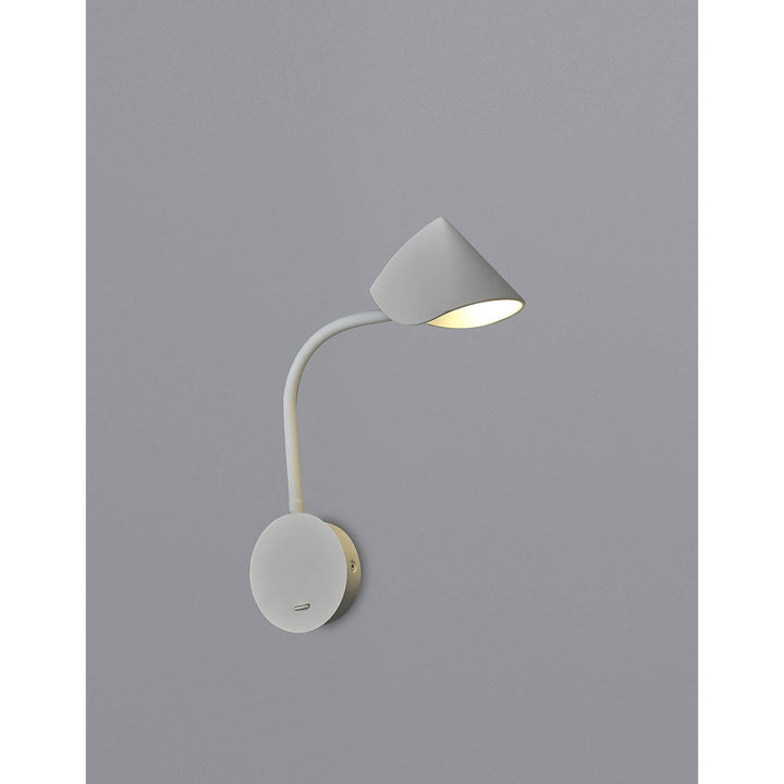 Mantra M7720 Goa Wall Lamp Switched 7W LED White