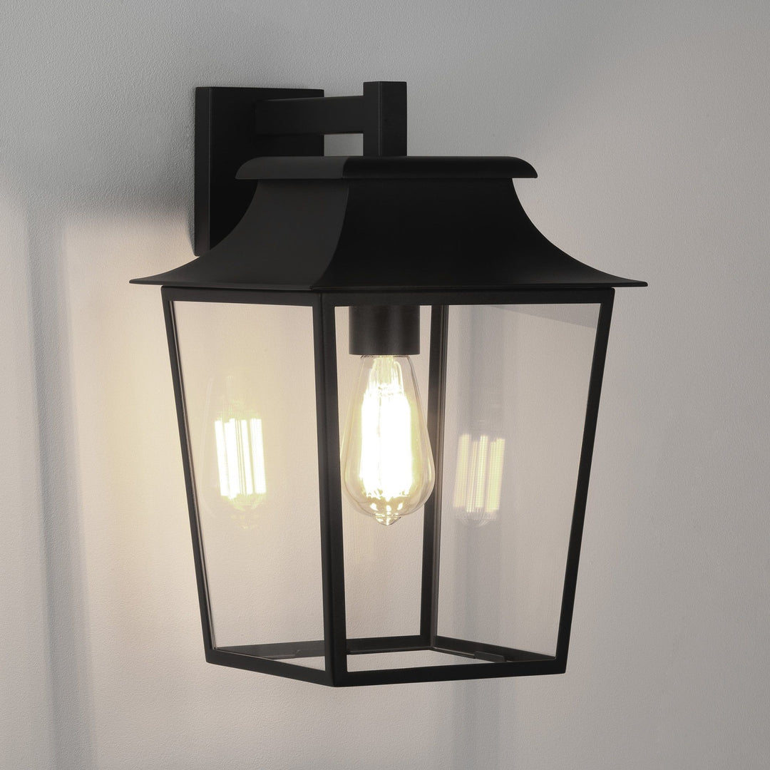 Astro 1340011 Richmond Wall Lantern Black